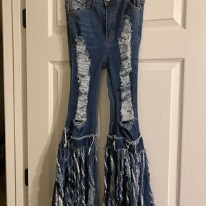Destroyed jeans